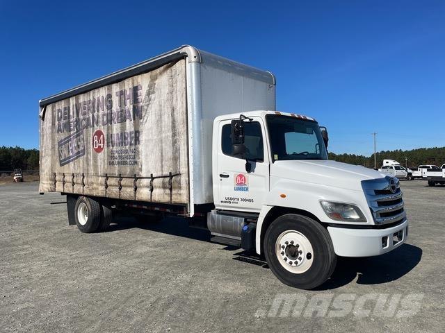 Hino 268 Priekabos su tentu