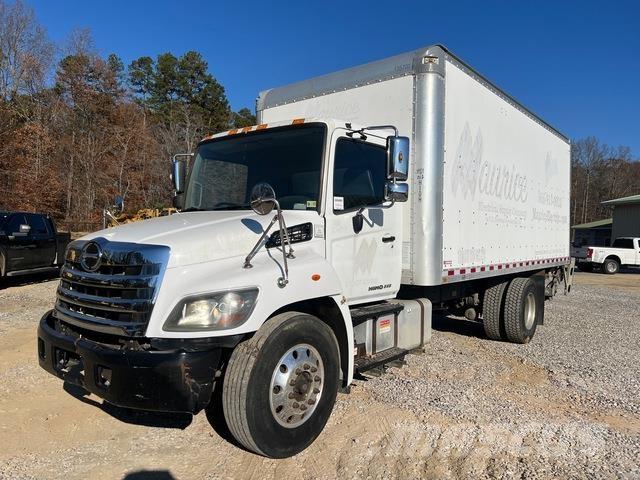 Hino 268 Sunkvežimiai su dengtu kėbulu