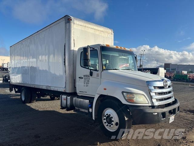 Hino 268 Sunkvežimiai su dengtu kėbulu