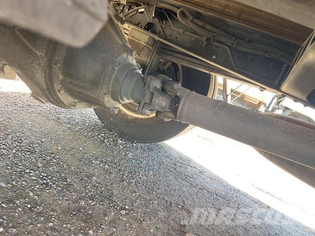 Hino 300 616 Vilkikai šaldytuvai