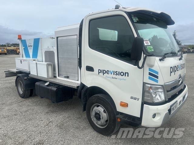 Hino 300 921 Vandens sunkvežimiai