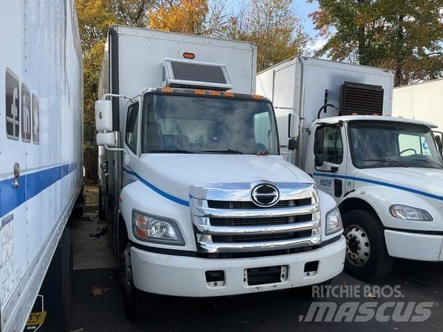 Hino 338 Sunkvežimiai su dengtu kėbulu