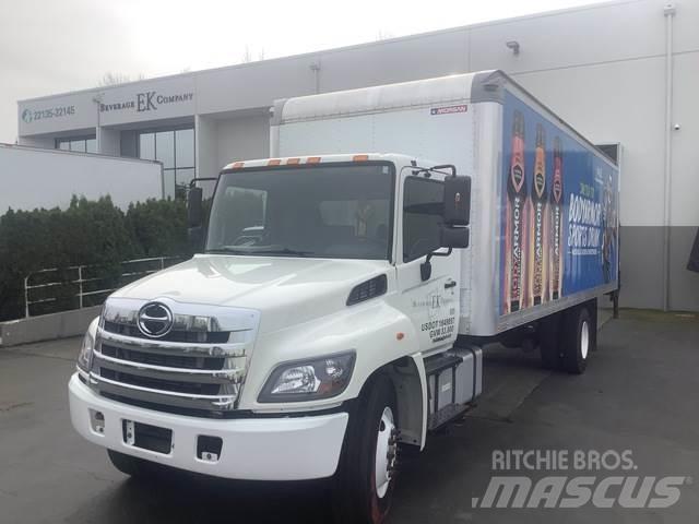 Hino 338 Sunkvežimiai su dengtu kėbulu