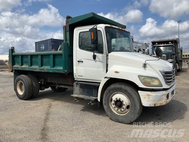 Hino 338 Savivarčių priekabų vilkikai