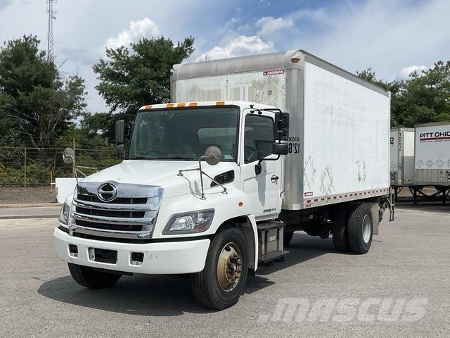 Hino 338 Sunkvežimiai su dengtu kėbulu