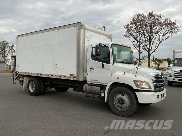 Hino 338 Sunkvežimiai su dengtu kėbulu