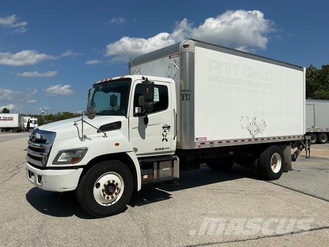 Hino 338 Sunkvežimiai su dengtu kėbulu