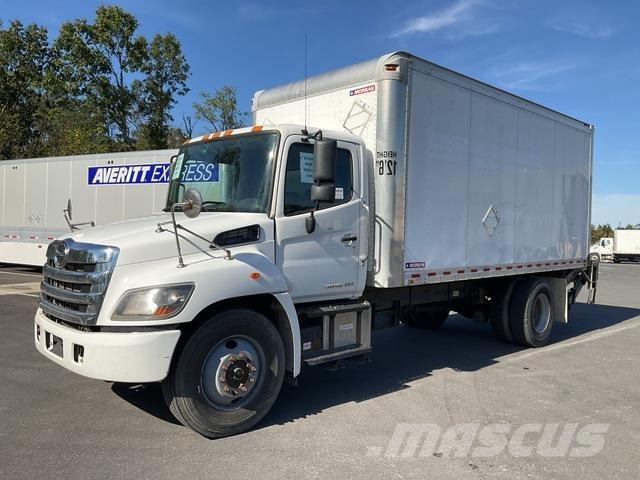 Hino 338 Sunkvežimiai su dengtu kėbulu