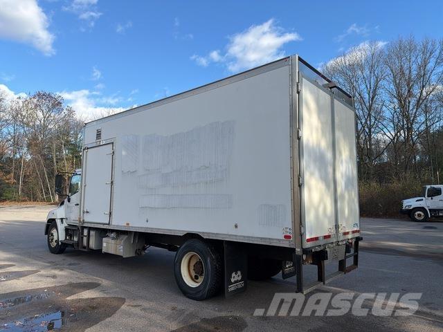 Hino 338 Sunkvežimiai su dengtu kėbulu