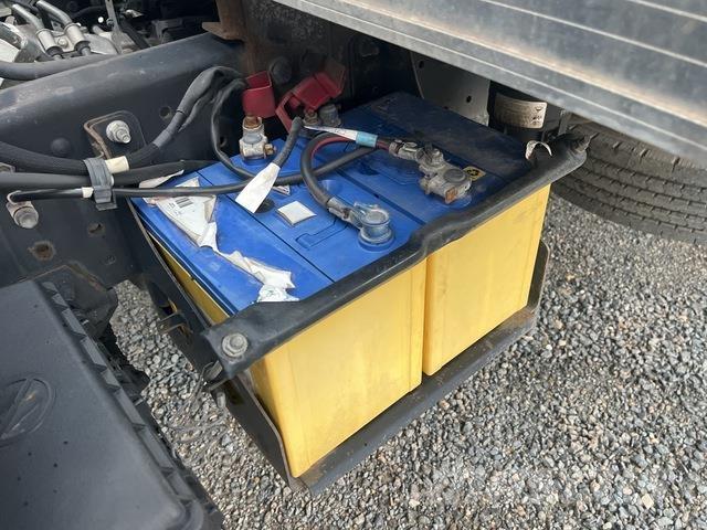 Hino 921 Sunkvežimiai su dengtu kėbulu