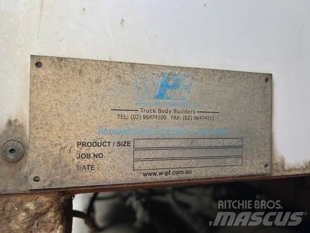 Hino FM1J Priekabos su tentu