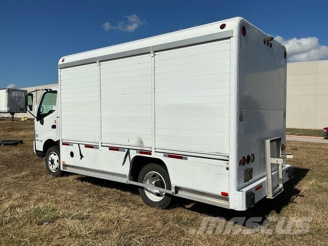 Hino XJC710 Gėrimų tiekimo sunkvežimiai