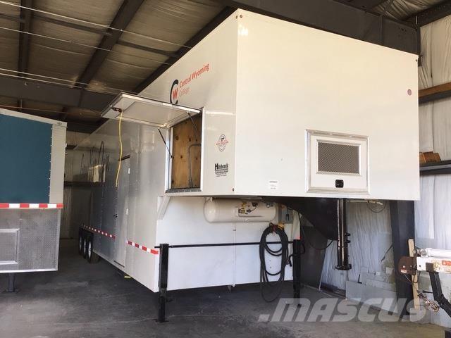  Hitchcock Mažų aukščių krautuvai