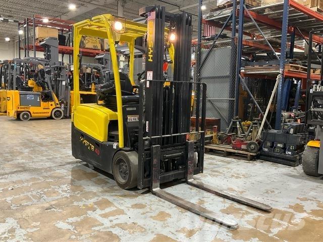 Hyster  Elektriniai šakiniai krautuvai