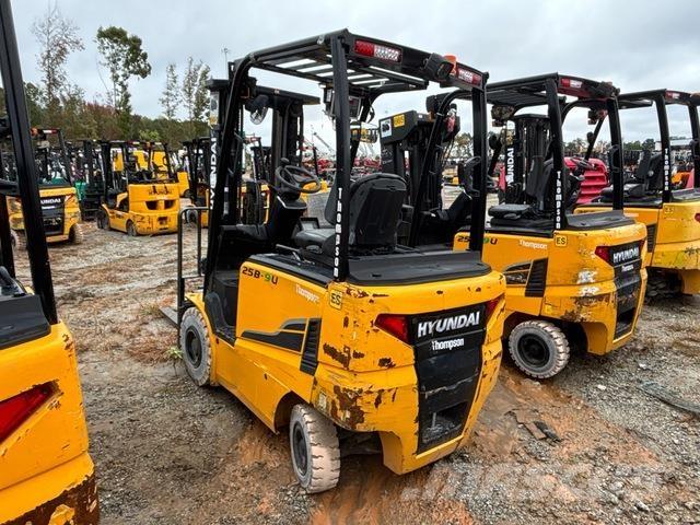 Hyundai 25B-9U Elektriniai šakiniai krautuvai