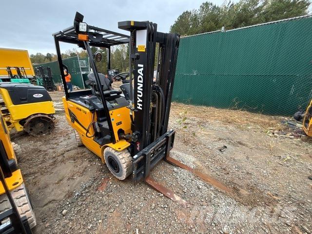 Hyundai 25B-9U Elektriniai šakiniai krautuvai