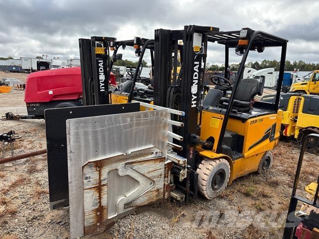 Hyundai 25B-9U Elektriniai šakiniai krautuvai