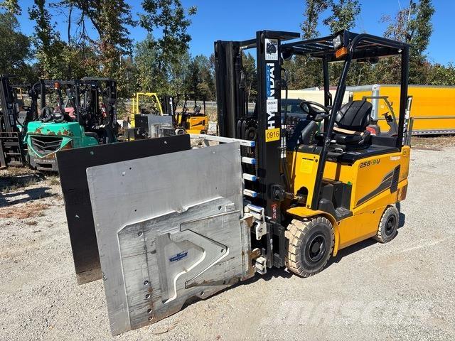 Hyundai 25B-9U Elektriniai šakiniai krautuvai