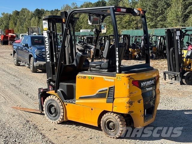 Hyundai 25B-9U Elektriniai šakiniai krautuvai
