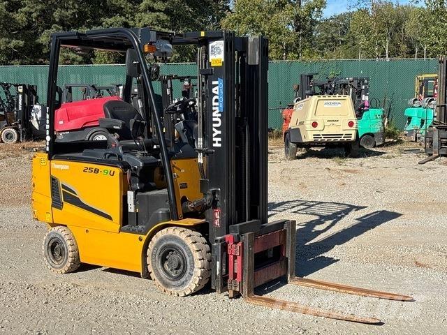 Hyundai 25B-9U Elektriniai šakiniai krautuvai