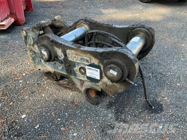 Hyundai EQD45 Griebtuvai