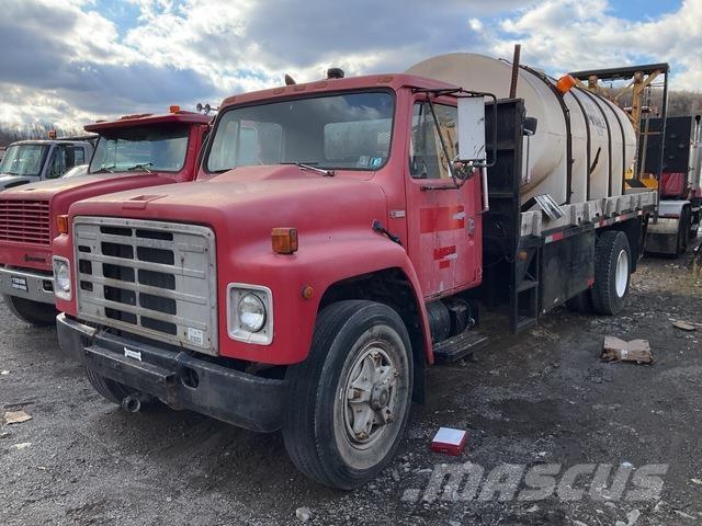 International  Platformos/ Pakrovimas iš šono