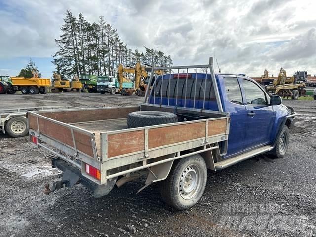 Isuzu D-Max Pikapai / Bortiniai sunkvežimiai