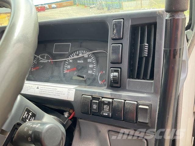 Isuzu ELF Savivarčių priekabų vilkikai