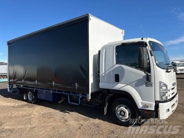 Isuzu FRR 600 Priekabos su tentu
