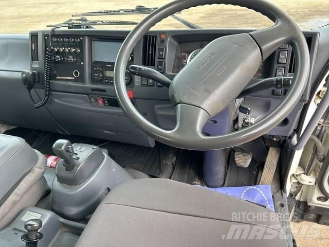 Isuzu FRR600 Ant vilkikų montuojamos kėlimo platformos
