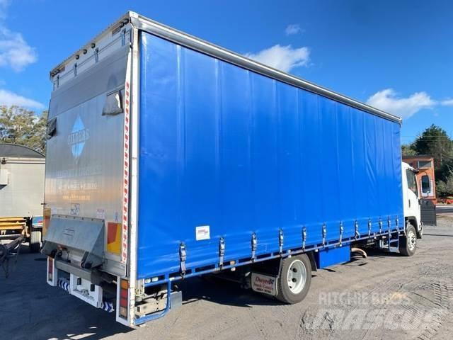 Isuzu FSD 850 Priekabos su tentu
