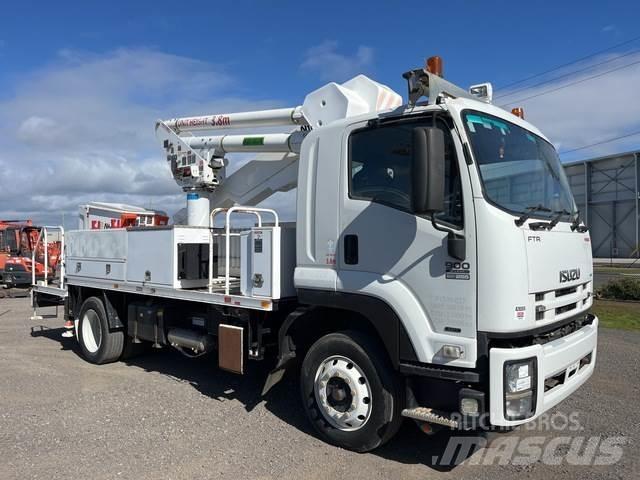 Isuzu FTR900 Ant vilkikų montuojamos kėlimo platformos