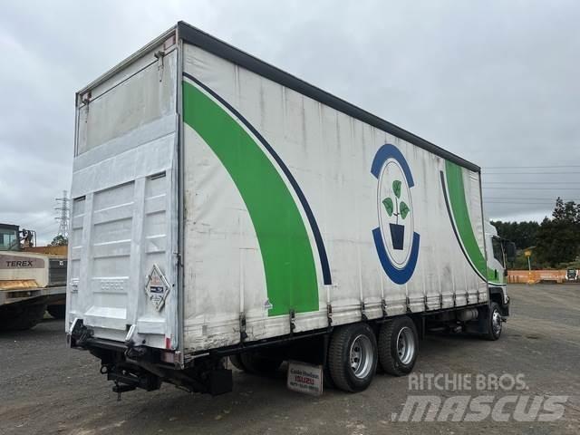 Isuzu FVR950M Priekabos su tentu