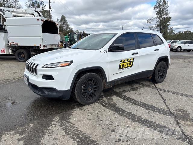 Jeep Cherokee Lengvieji automobiliai