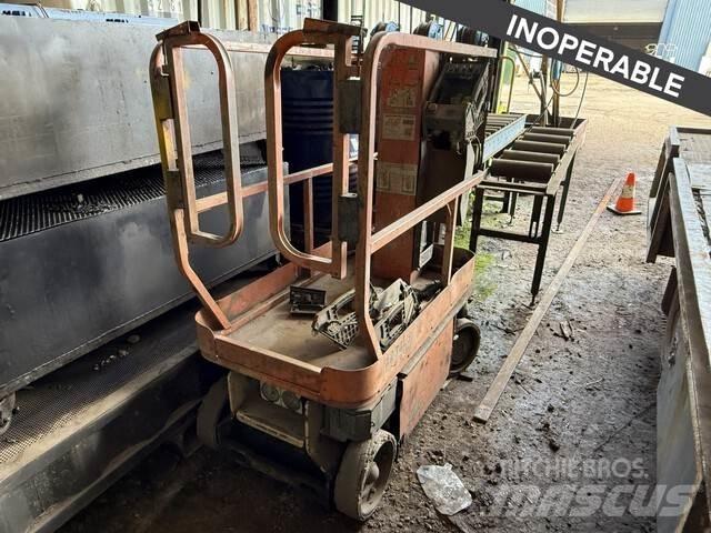 JLG  Vertikalūs stiebiniai keltuvai
