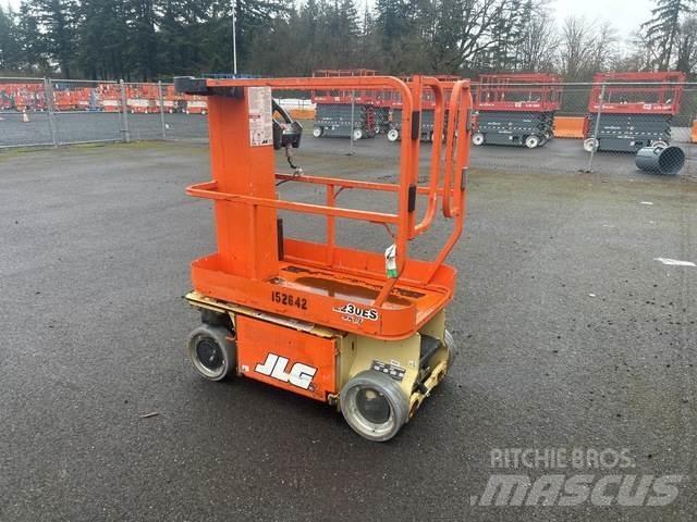 JLG 1230ES Vertikalūs stiebiniai keltuvai