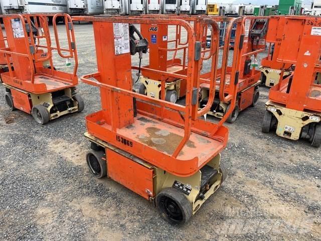 JLG 1230ES Vertikalūs stiebiniai keltuvai