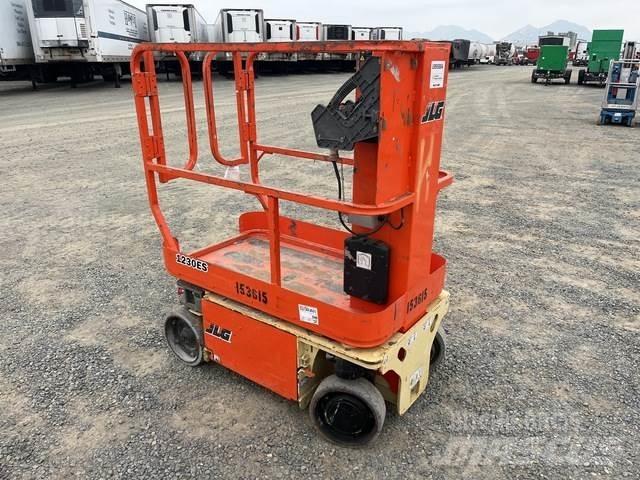 JLG 1230ES Vertikalūs stiebiniai keltuvai