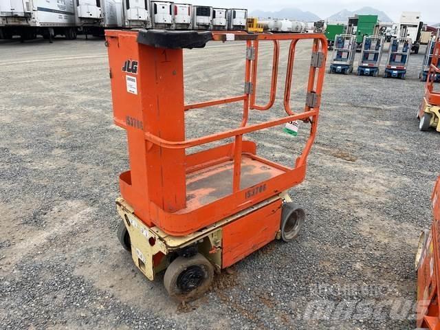 JLG 1230ES Vertikalūs stiebiniai keltuvai