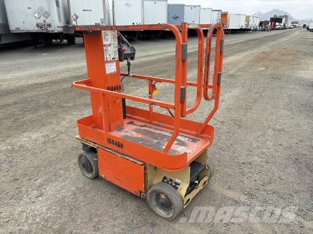 JLG 1230ES Vertikalūs stiebiniai keltuvai
