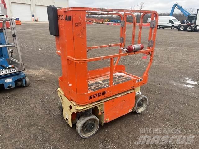 JLG 1230ES Vertikalūs stiebiniai keltuvai