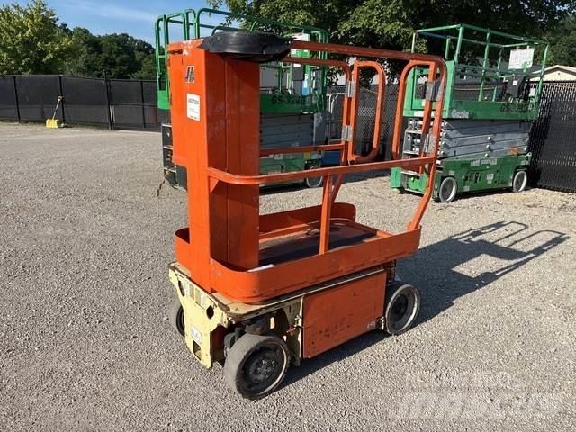 JLG 1230ES Vertikalūs stiebiniai keltuvai