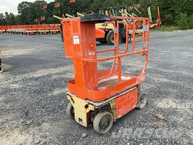 JLG 1230ES Vertikalūs stiebiniai keltuvai
