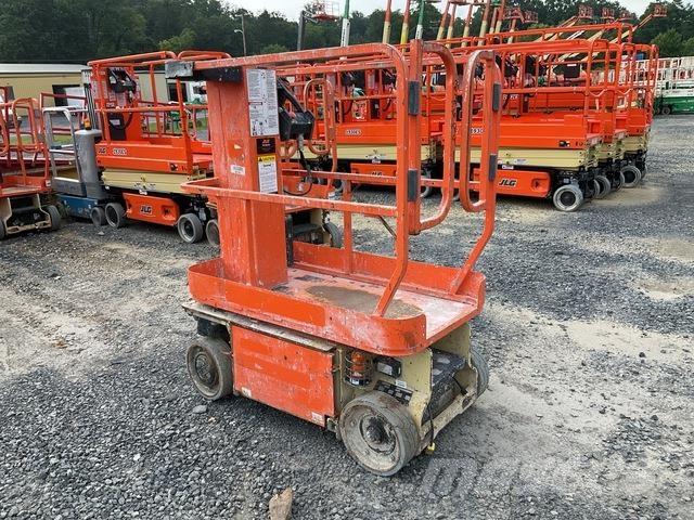 JLG 1230ES Vertikalūs stiebiniai keltuvai