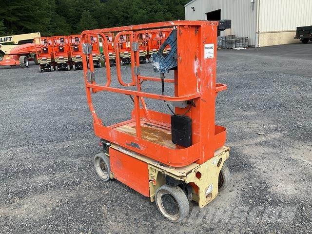 JLG 1230ES Vertikalūs stiebiniai keltuvai