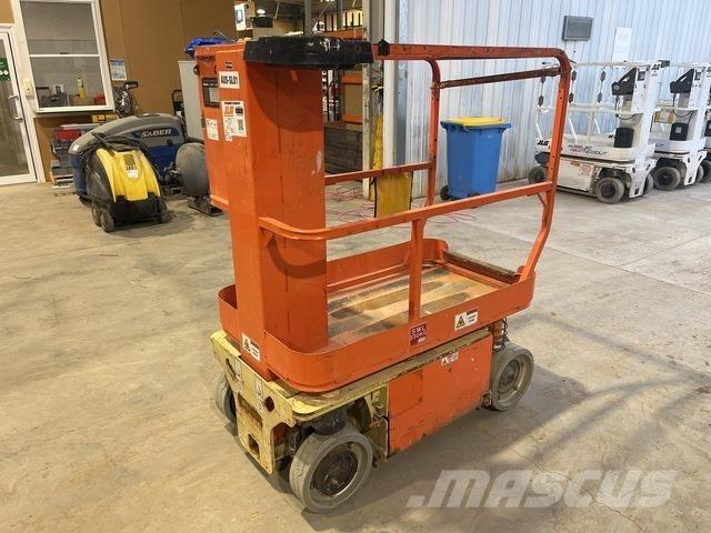 JLG 1230ES Vertikalūs stiebiniai keltuvai