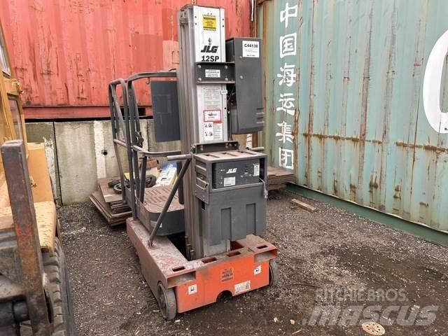 JLG 12SP Vertikalūs stiebiniai keltuvai