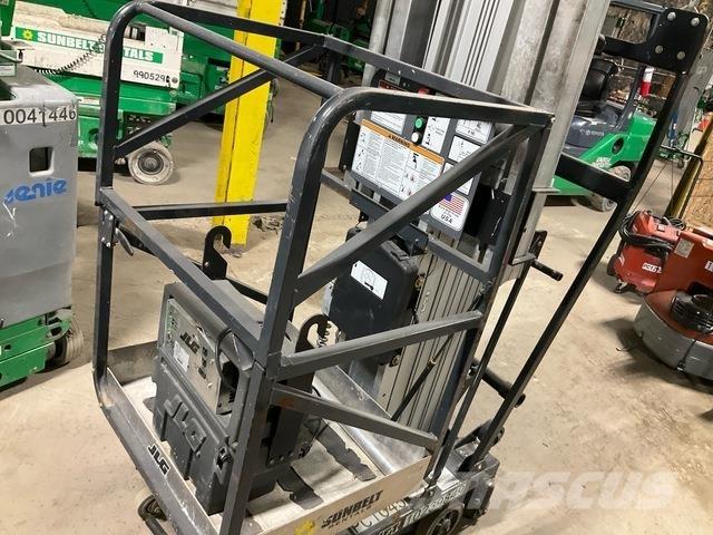 JLG 36AM Vertikalūs stiebiniai keltuvai