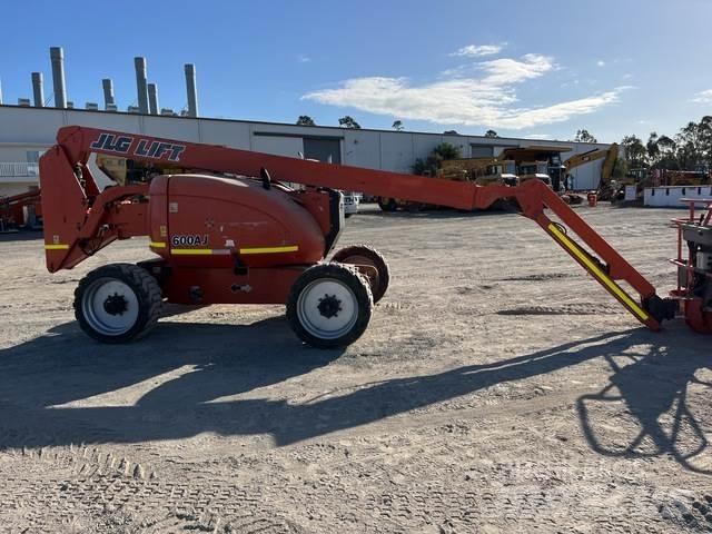 JLG 600AJ Statyba - Kita