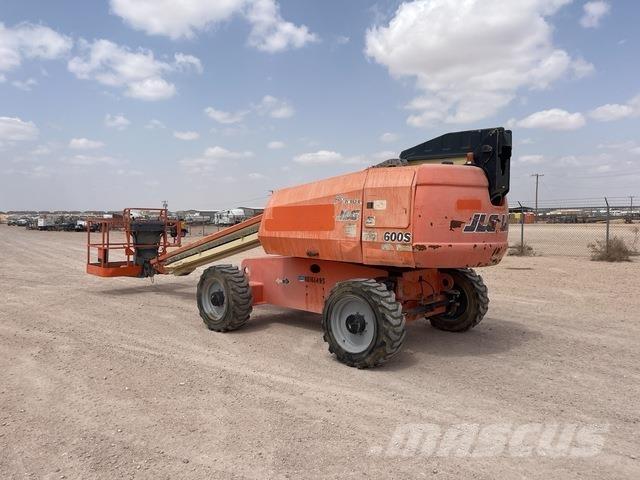 JLG 600S Teleskopiniai keltuvai